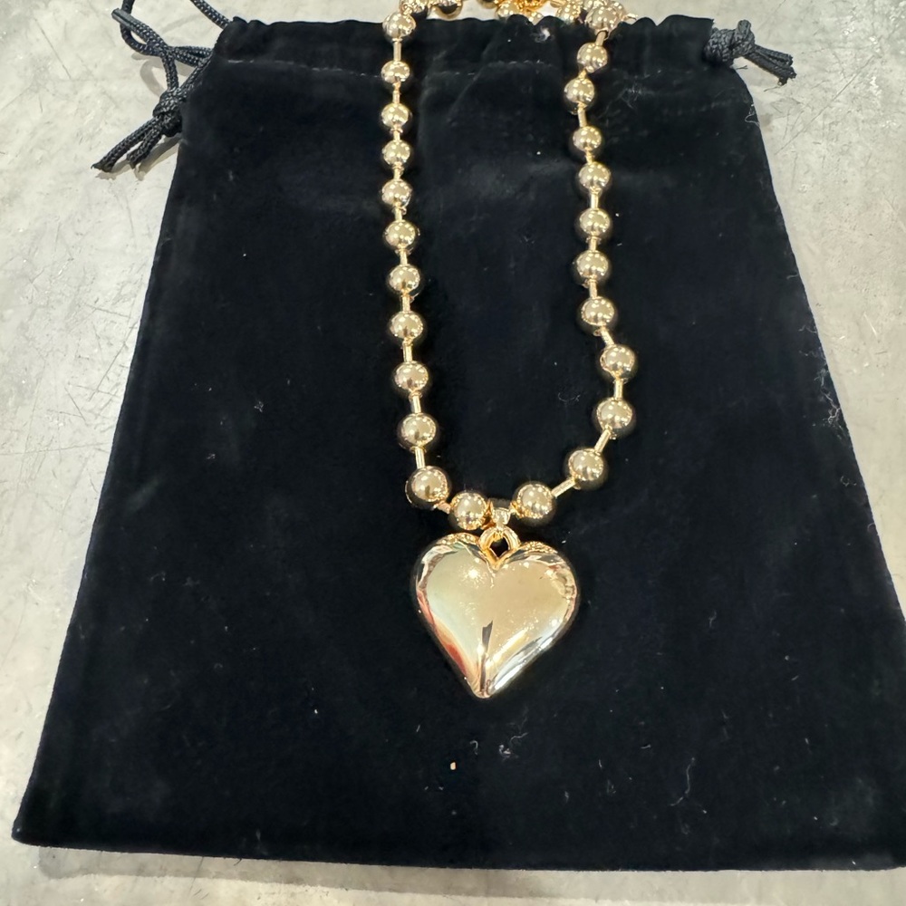 Gold Heart Pendant Necklace with retro feel golden chain & pretty black pouch💛